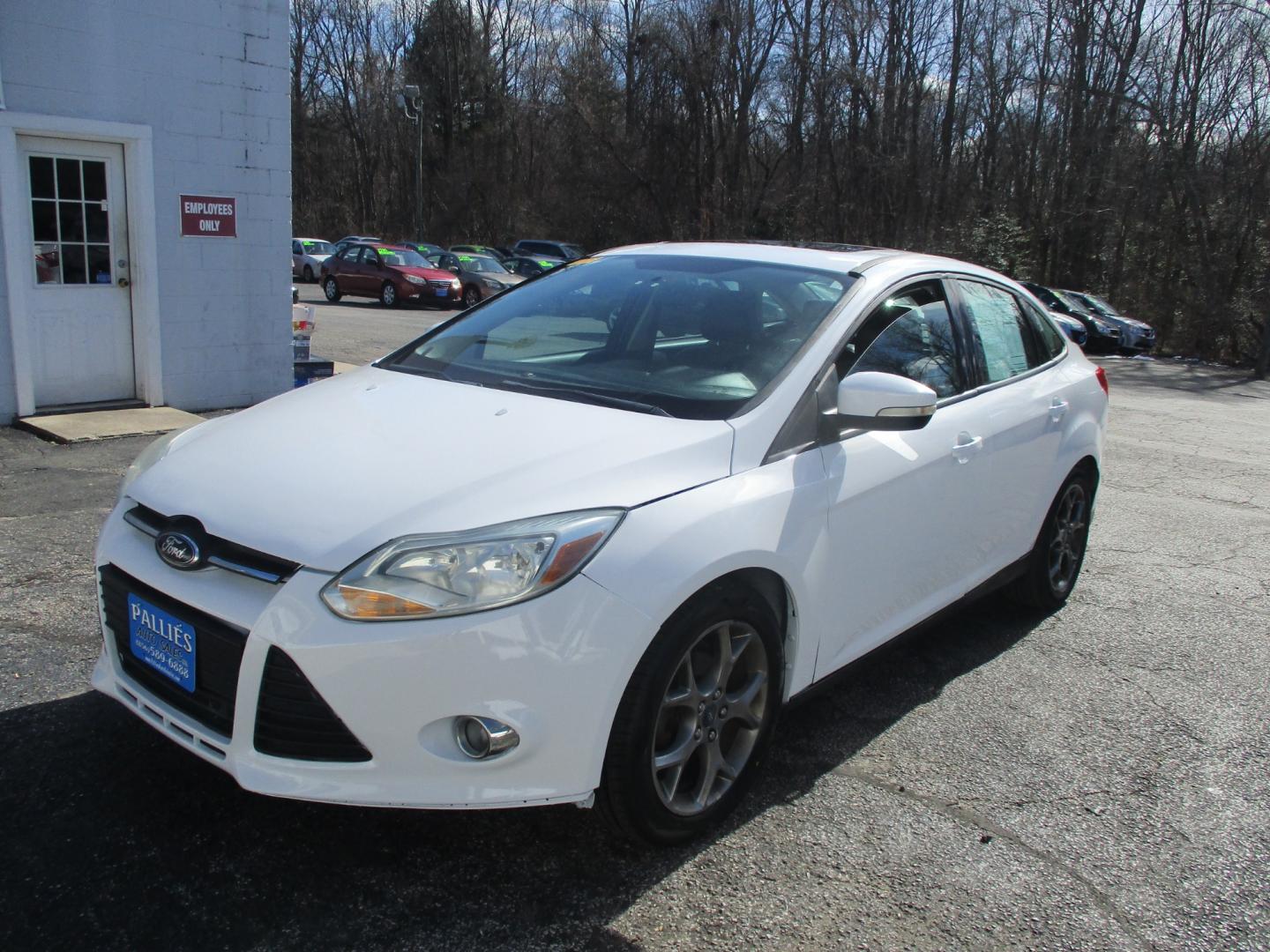 2013 WHITE Ford Focus (1FADP3F29DL) , AUTOMATIC transmission, located at 540a Delsea Drive, Sewell, NJ, 08080, (856) 589-6888, 39.752560, -75.111206 - Photo#0